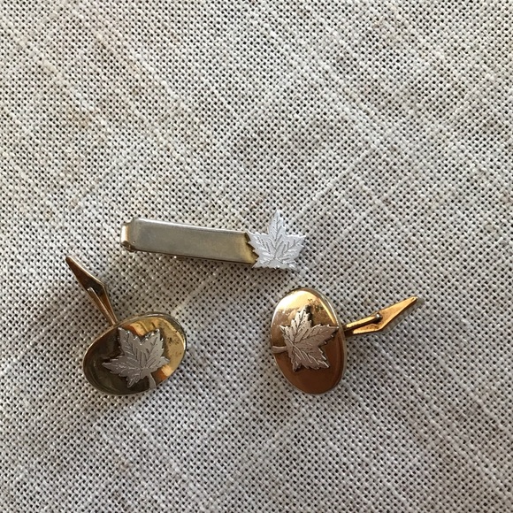 Gold and Silver Maple Leaf Cufflinks and Tie Clip Set Leaf Foliage Fall - Picture 1 of 3